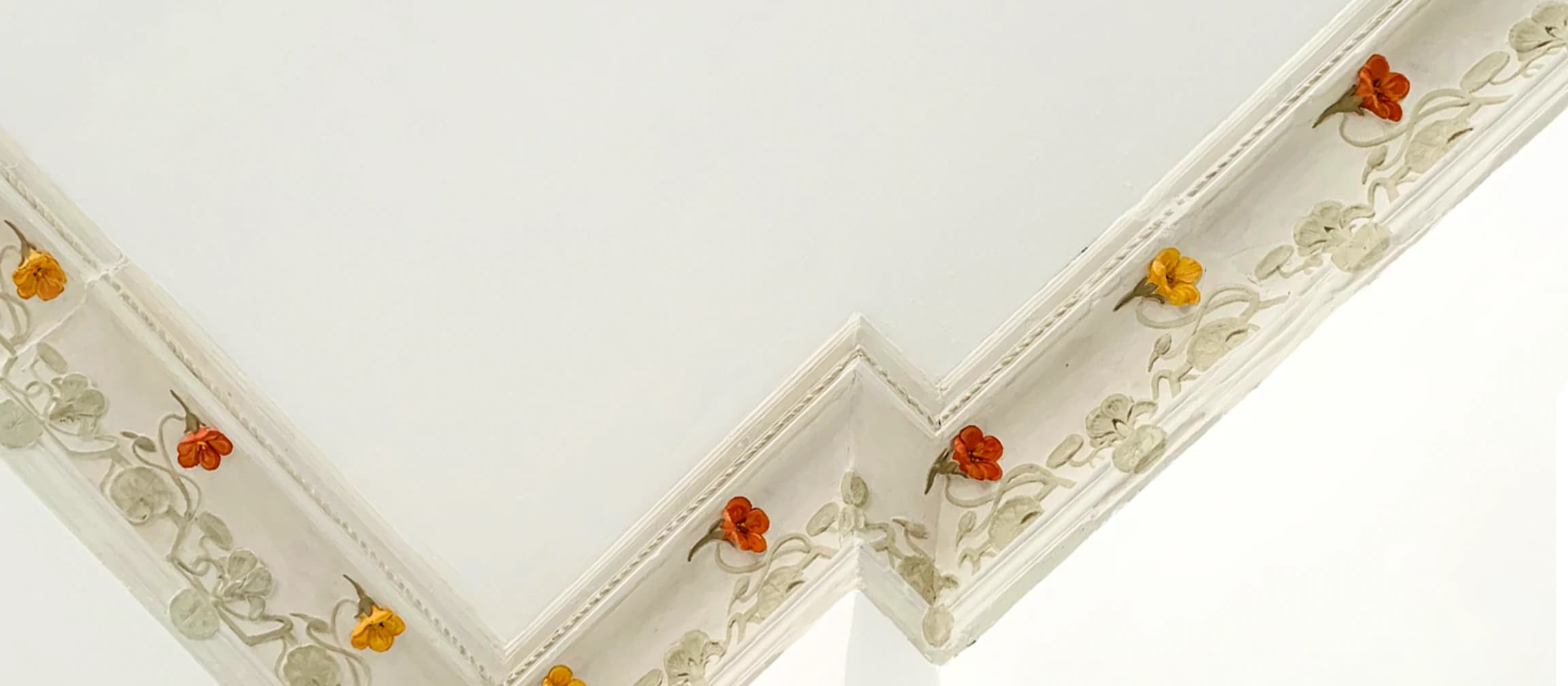 Stuckmalerei in Berlin / Fertigstellung der floralen Ornamentik.