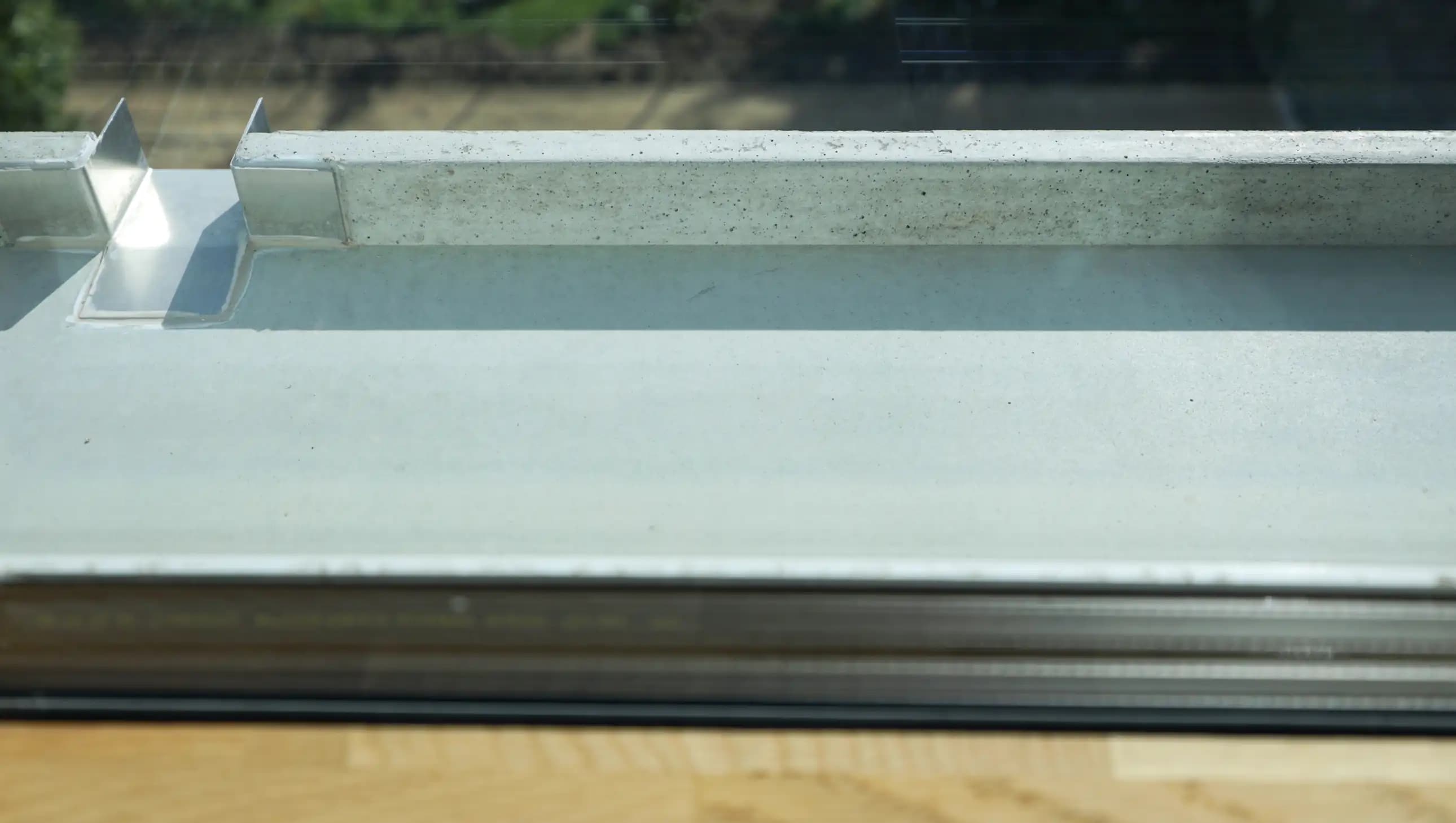 Anmodelierung und Betonkosmetik in Berlin – verschiedene Größen von Fensterbänken aus Beton.